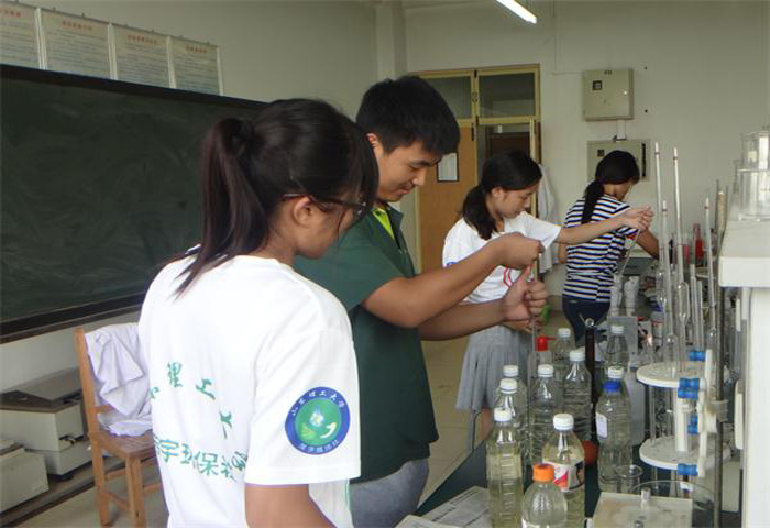 �(du��)�T��?c��)ڌ?sh��)�(y��n)�Ҍ�(du��)�ɼ��؁�(l��i)��ˮ���M(j��n)�Ќ�(sh��)�(y��n)����,����(du��)��Ҫ����ˮ�ӵ�PH�������늌�(d��o)�ʡ������ȹ����(xi��ng)ָ��(bi��o)�ęz�y(c��)����(sh��)��(j��)�M(j��n)��̎����