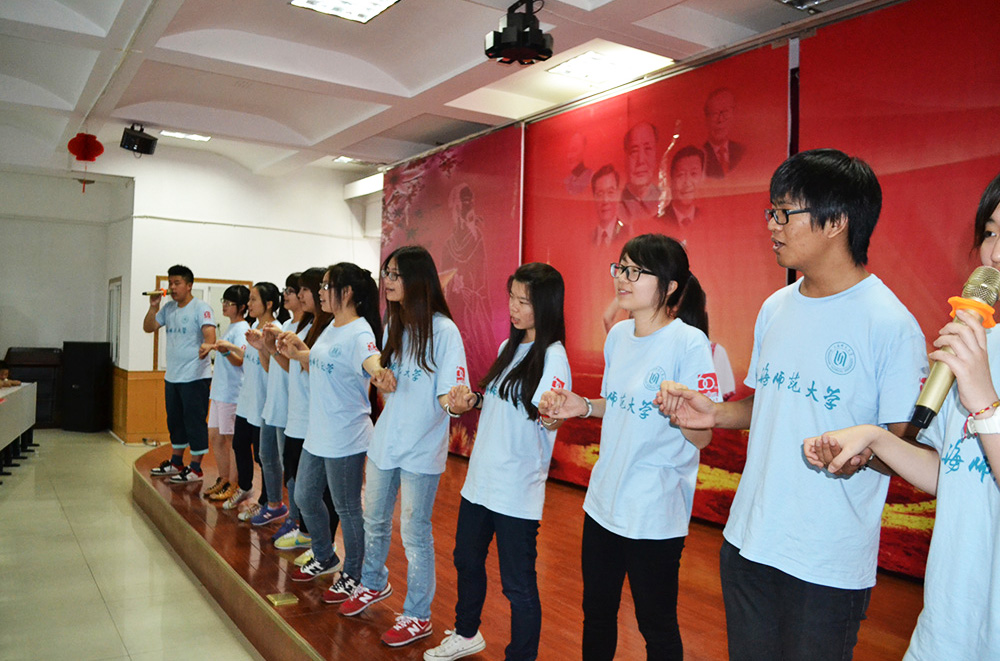 �Ϻ�������W(xu��)�����߿���(zh��n)·  ���`�أ�����Ӱ�