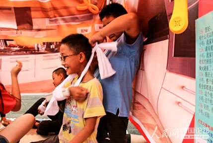 �Έ@���ϣ�С�����ݾ�ģ�M������