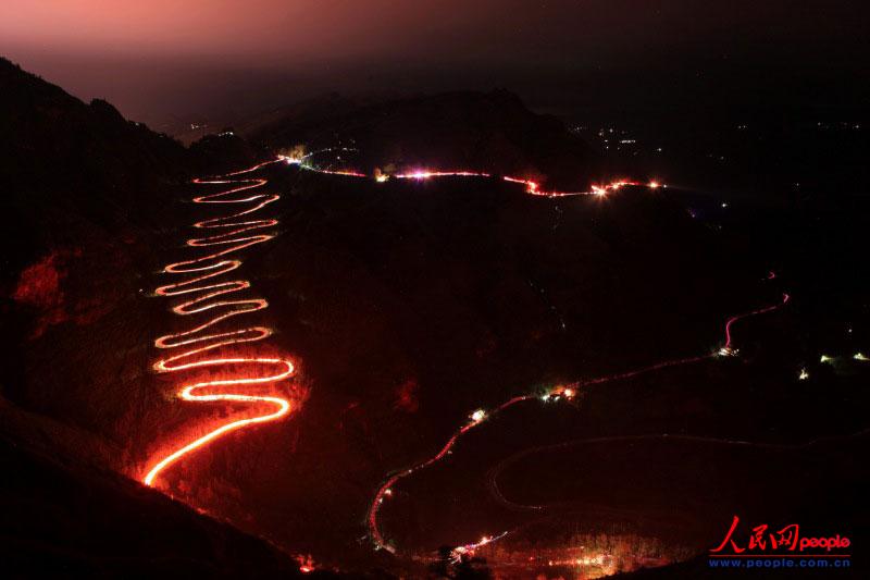 2974�˳ֻ��ͽ������(zh��n)��·��¡��24���ա��γɉ��^�Ļ���L(zh��ng)������ꐁ���?j��n)zӰ�� 