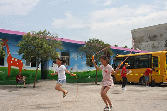 ���Ϲ��I(y��)��W(xu��)��(j��ng)��(j��)�Q(m��o)�׌W(xu��)Ժ����ϵ�P�h�������ж�������������`꠵�����ʡƽ�ɽ���P�hѦ���(zh��n)���Ӝϴ���ӢС�W(xu��)�_չ֧�̻�����e�k��ӢС�W(xu��)��һ��Ȥζ�\�ӕ���׌�W(xu��)���w���W��ƥ�˾��񡣈D�����K��ِ��