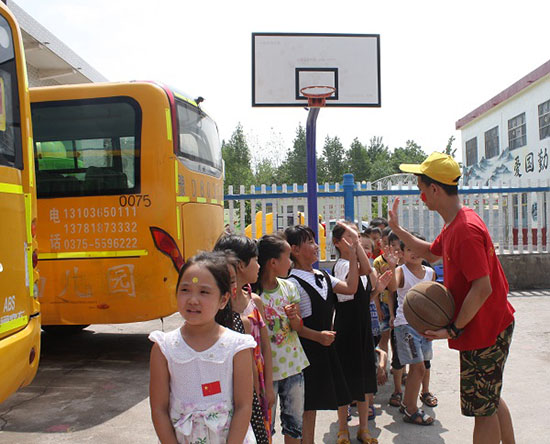 ���Ϲ��I(y��)��W(xu��)��(j��ng)��(j��)�Q(m��o)�׌W(xu��)Ժ����ϵ�P�h�������ж�������������`꠵�����ʡƽ�ɽ���P�hѦ���(zh��n)���Ӝϴ���ӢС�W(xu��)�_չ֧�̻�ӣ��e�k��ӢС�W(xu��)��һ��Ȥζ�\(y��n)�ӕ���׌�W(xu��)���w���W��ƥ�˾������D��־Ը�߽o�W(xu��)���ĄŃ����͡�