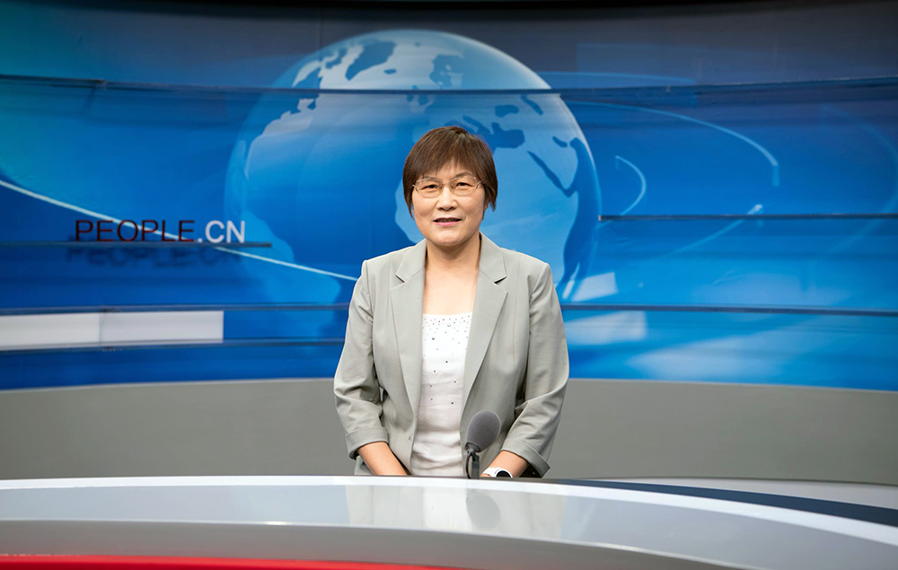 中國(guó)兒童中心黨委書記叢中笑接受人民網(wǎng)采訪。人民網(wǎng) 楊華龍攝