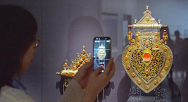 紐約大都會(huì)藝術(shù)博物館珠寶香港展出